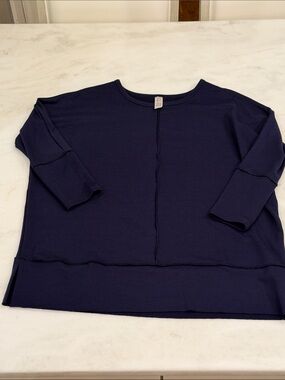 SPANX Navy AirEssentials Perfect Length Dolman Top in navy, size Small